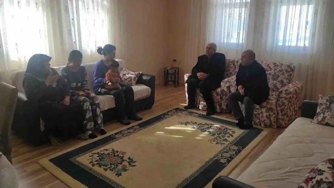 Depremzedeler Eleşkirt'te akrabalarının yanına geldiler