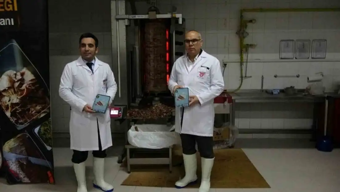 Coğrafi işaret olarak tescil edilen Ağrı döneri lezzetiyle sofraları süslüyor