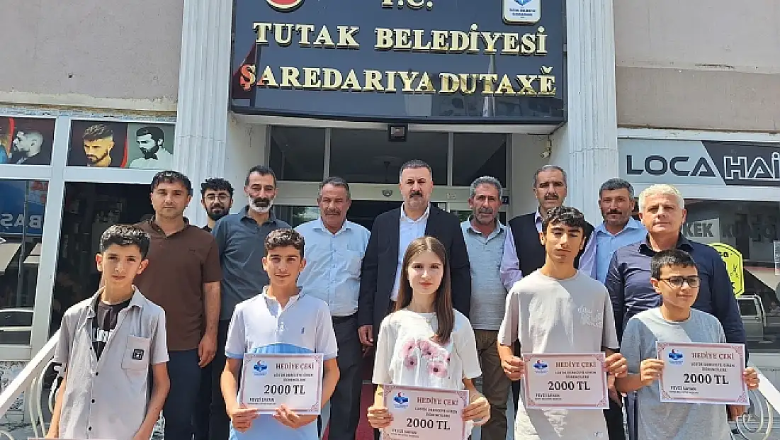Tutak Belediyesi'nden LGS'de Dereceye Giren Öğrencilere Anlamlı Destek