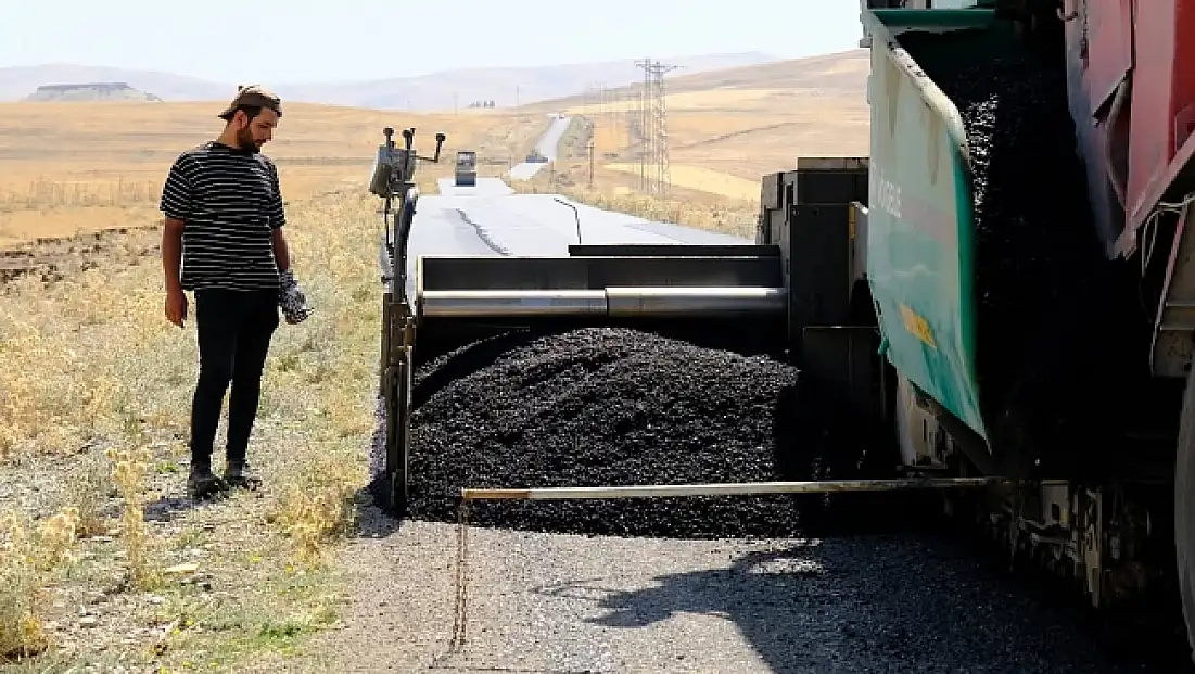 Ağrı Diyadin’de Köy Yollarında Asfalt Çalışmaları Tamamlandı