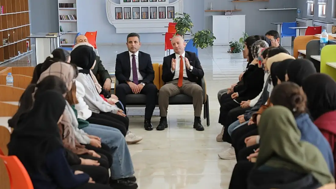 Ağrı’da 12'inci Sınıf Öğrencilerine Üniversite Sınavına Hazırlık Kampı Devam Ediyor