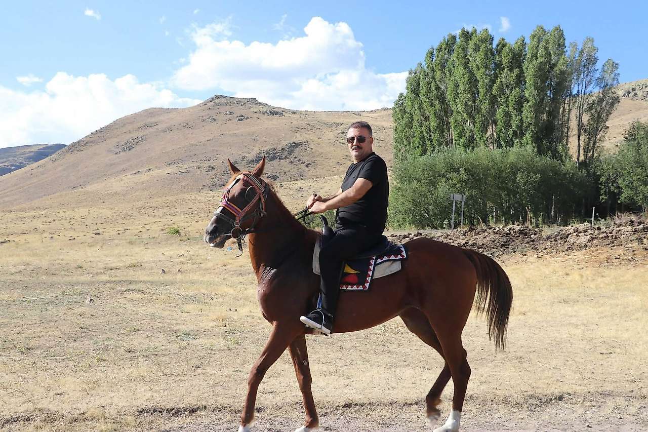 vTutak'ta İsaabat Köyü Ziyareti: Başkan Fevzi Sayan Vatandaşların Taleplerini Dinledi