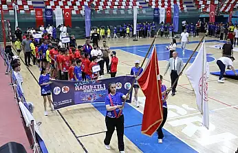 Ağrı'da GSB Yaz Spor Okulları kapılarını açtı: 24 branşta ücretsiz eğitim başladı