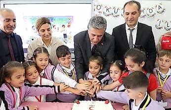Ağrı Milli Eğitim Müdürü Çakan, Uyum Haftası kapsamında öğrencilerle bir araya geldi