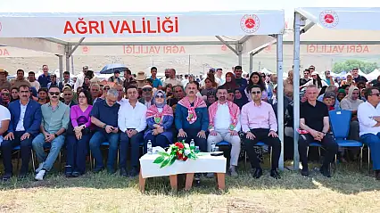 Balık Gölü şenliği'ne binlerce kişi katıldı, Ağrı'da renkli görüntüler