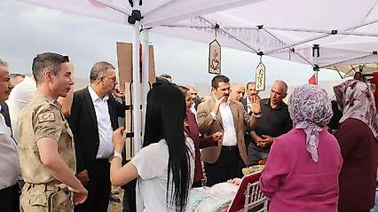 Tutak Kültür Festivali'ne yoğun ilgi: Mahallî at yarışları nefes kesti