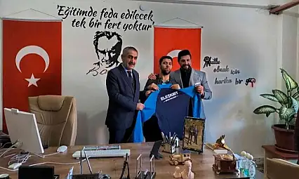 Müdür Güzel'den özel eğitimli öğrencilere Jest
