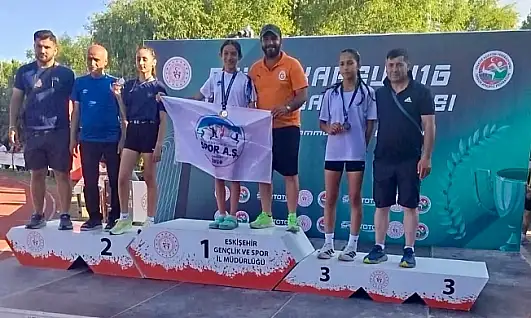 Ağrı'nın Yıldız Kızları Türkiye Şampiyonası'ndan Çifte Madalyayla Döndü