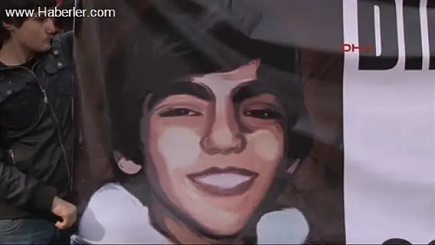 Balıkesir'de Binlerce Kişi Berkin Elvan İçin Yürüdü