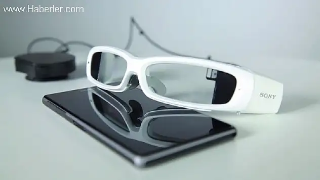 Google Glass'a Dev Rakip!