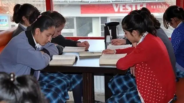 Patnos'ta Kitap Okuma Kampanyası