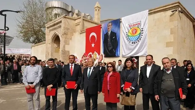Peygamber Kabrinin Bulunduğu Cami Restore Edildi