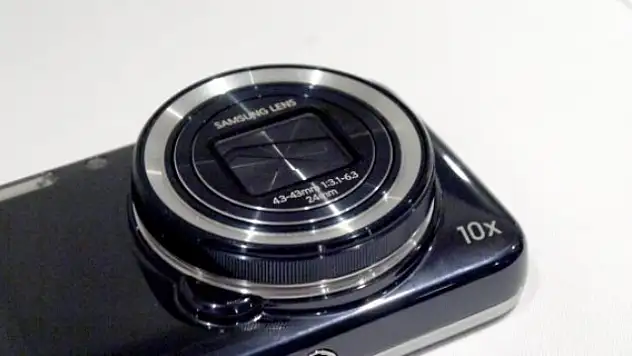 Yeni Galaxy Zoom Yola Çıktı!