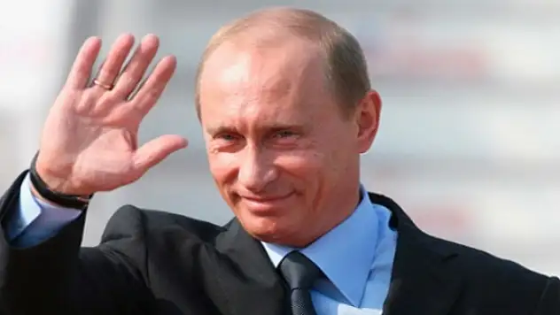 Putin, Kızıl Meydan'da Kırım Mitingine Katıldı