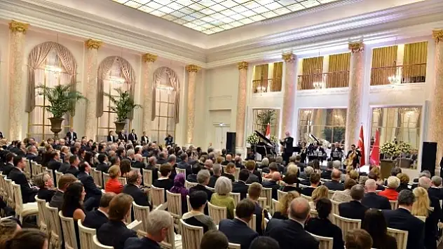 Gül, Danimarka Kraliçesi Onuruna Resepsiyon Verdi