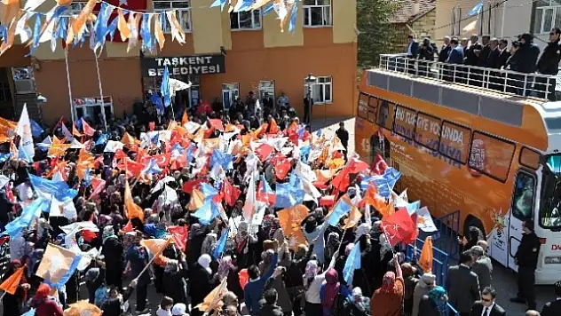 Davutoğlu Memleketi Taşkent'te Halka Seslendi