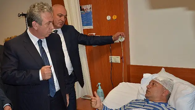 Mansur Yavaş, Saldırıya Uğrayan CHP Ilçe Başkanını Ziyaret Etti