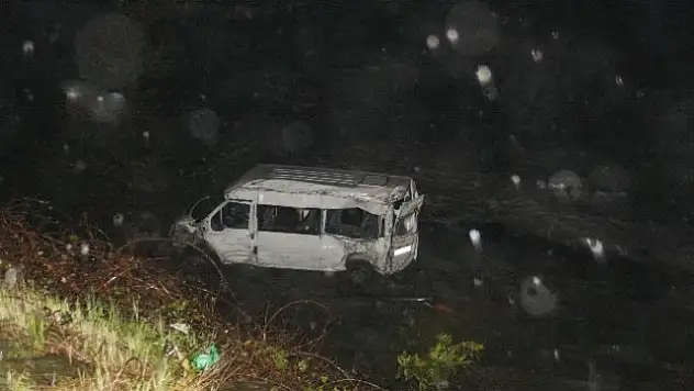 Rize'de Minibüs Denize Uçtu: 5 Yaralı
