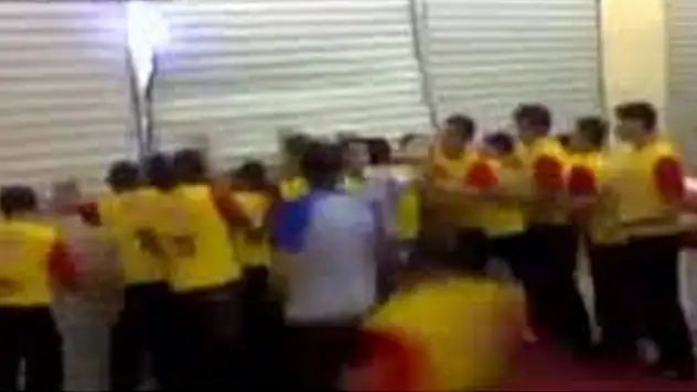 Kampanyayı Duyan Yüzlerce Kişi İzdiham Yaşattı