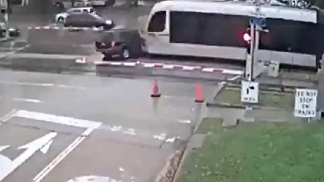 ABD'de, Cip Metronun Altında Kaldı