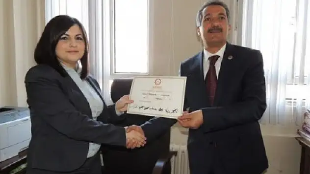 Ak Partili Taşdemir Mazbatasını Aldı
