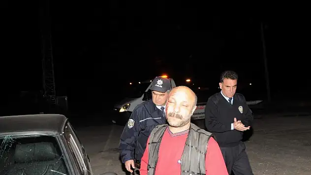 Alkollü Sürücünün Kullandığı Otomobil Otobüse Çarptı: 2 Yaralı