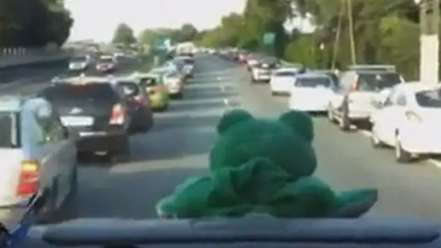 Yoğun Tarfikte Araçlar Ambulansa Yol Verdi