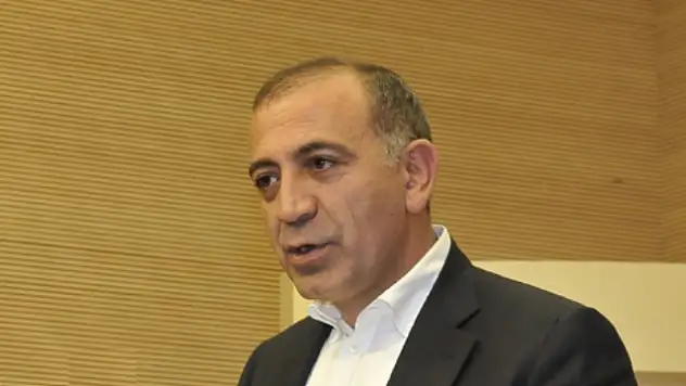 CHP'li Gürsel Tekin, Bakan Ismet Yılmaz'a Bedelli Askerliği Sordu
