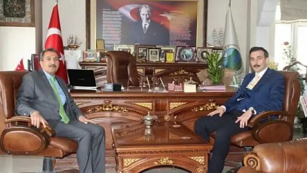 Başkan Tebrikleri Kabul Etmeye Devam Ediyor