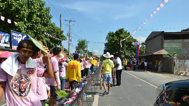 Filipinler, 'En Uzun Mangal' Rekorunu Gaziantep'ten Geri Aldı
