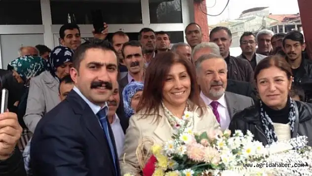 Doğubayazıt Belediye Başkanı Mazbatasını Aldı