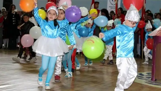 Ağrıda 23 Nisan Coşkusu