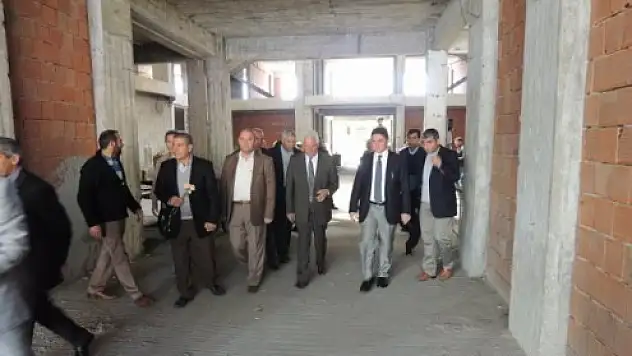 Eleşkirt Belediyesi Çarşı Merkezine Taşınıyor