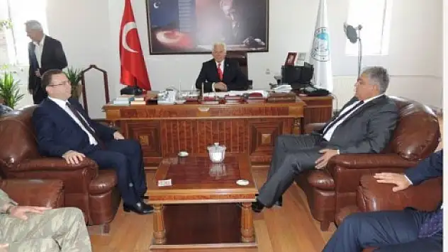 Ağrı Valisi Mehmet Tekinaslanın Eleşkirt Belediyesine Hayırlı Olsun Ziyareti