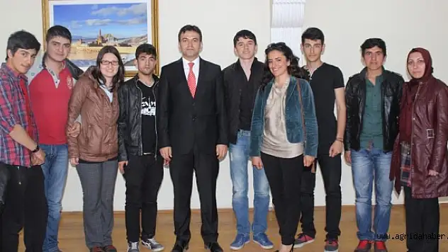 Vodafone Freezone Birincileri Başkan Ateş'i Ziyaret Etti