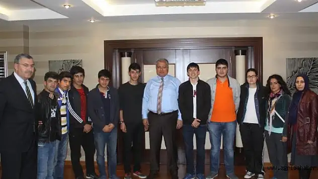 Vali Tekinarslan, Şampiyonları kabul etti