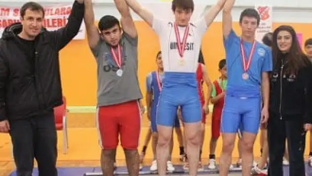 AĞRI'DA HALTER CAMİİASI YASTA