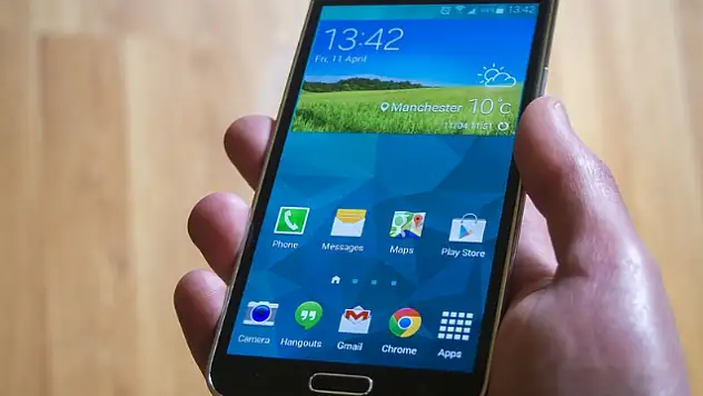 Galaxy S5'in 15 Güçlü Rakibi!