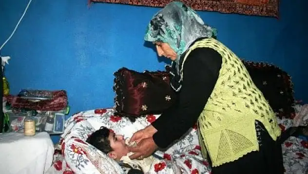 Ağrılı Annenin Tek İsteği Çocuklarının İyi Olması