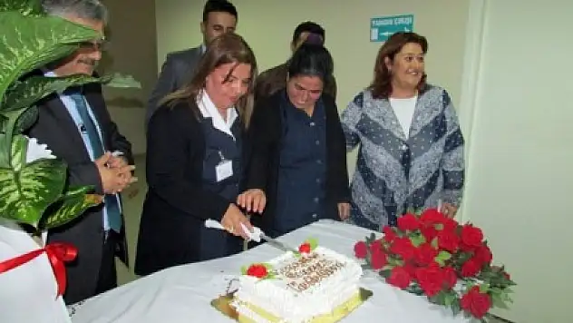 Ağrı'da Başarılı Hemşireler Ödüllendirildi