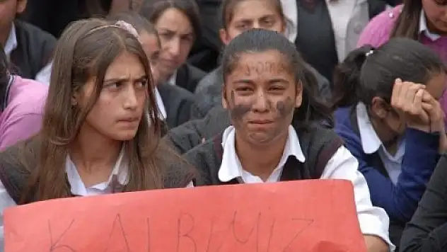 Doğubayazıtta Liselilerden