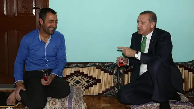BAŞBAKAN ERDOĞAN VATANDAŞLARIN EVLERİNE KONUK OLDU
