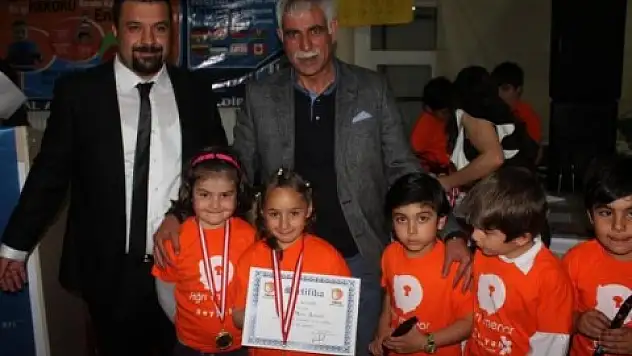 Ağrı'da Matematiğin Dahi Çocukları Mezun Oldu
