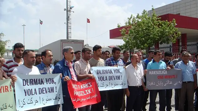 Tır Şoförlerinden İran'a Yakıt Protestosu