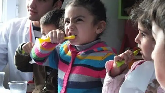 Ağrı'da Öğrencilere Diş Taraması