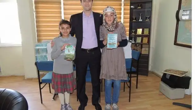 İş Bankası'ndan Eleşkirt Ybo'ya Kitap Desteği