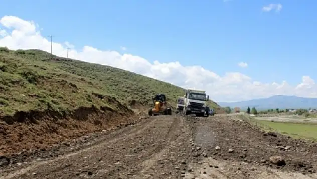 Ağrı'da Yol Yapım Çalışması