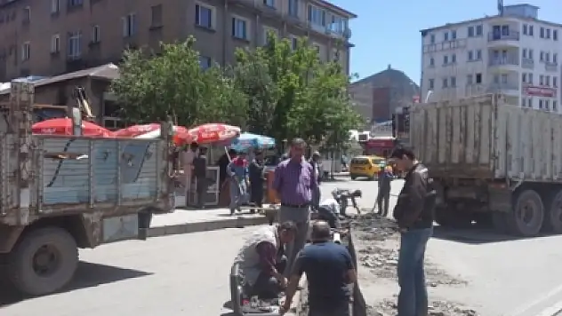 AĞRI BELEDİYESİ HALKIN ACİL HİZMETLERİNE ÖNCELİK VERİYOR
