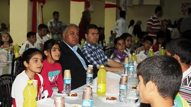 Ağrı'da Dünya Yetimler Günü Kutlaması