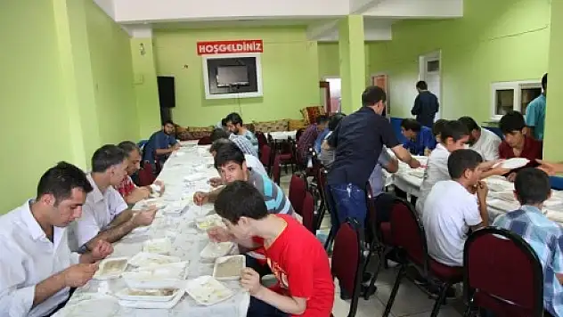 Ağrılılar, Bayramda Halise Yemeğinde Buluştu